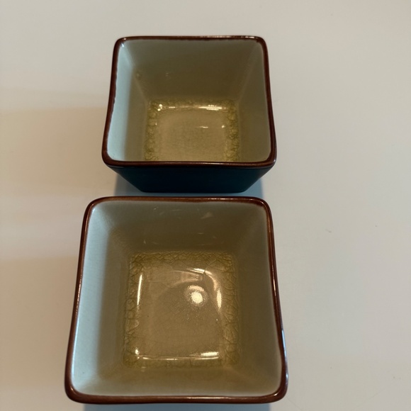 Home Zazen Stoneware Small Square Dishes - Set of 2 - Picture 2 of 6